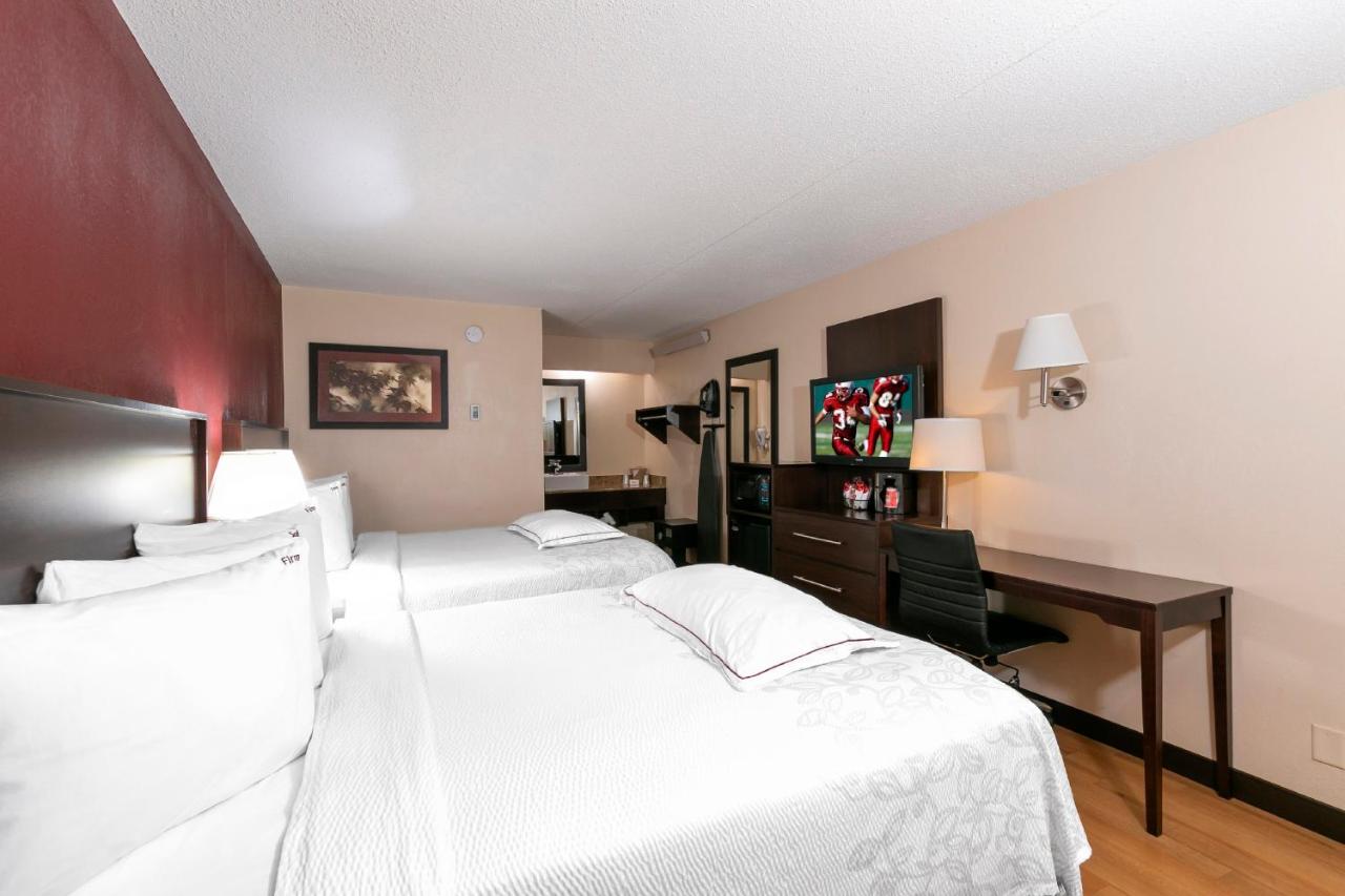 | Red Roof Inn PLUS+ St. Louis - Forest Park / Hampton Ave.