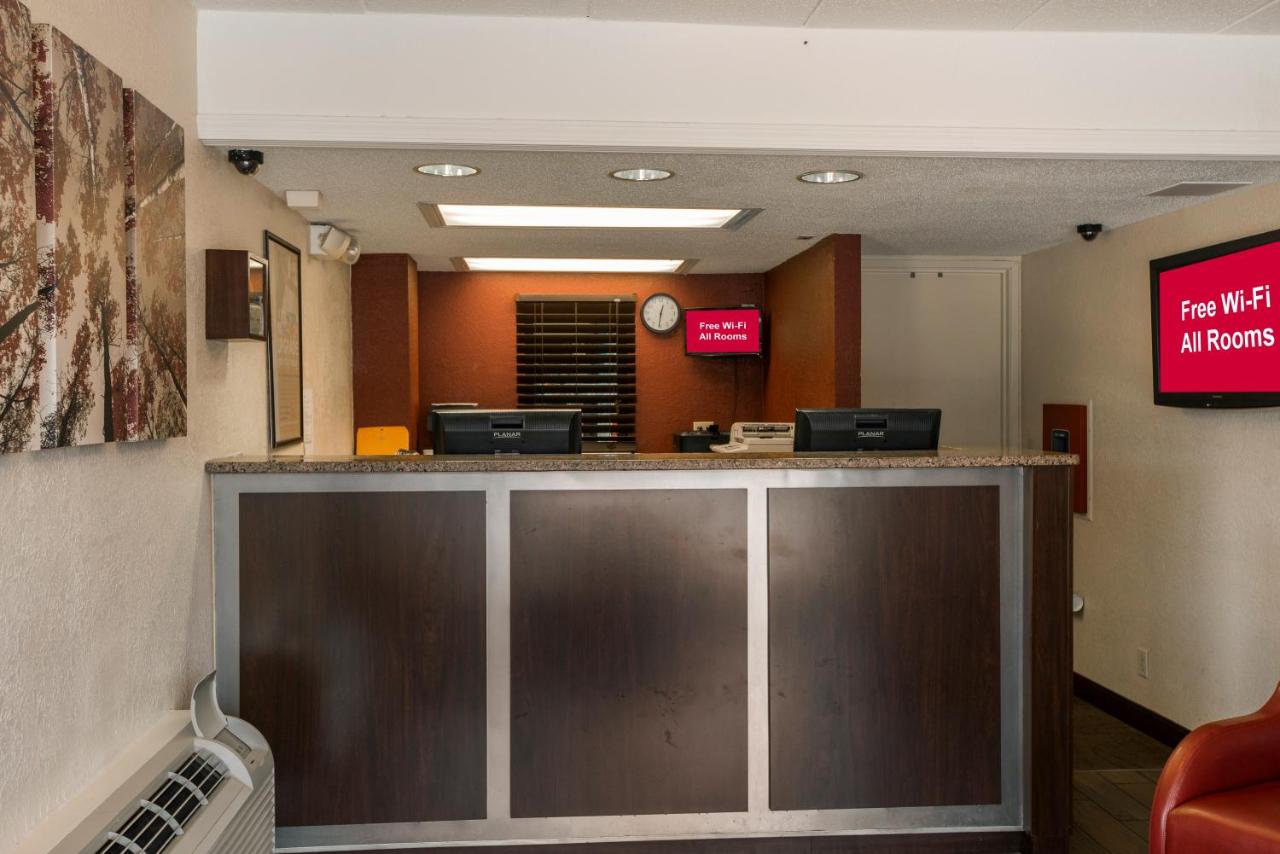 | Red Roof Inn PLUS+ St. Louis - Forest Park / Hampton Ave.