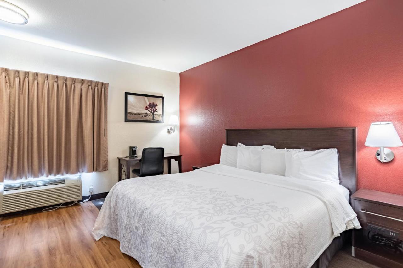 Suite King Room Smoke Free at Red Roof Inn PLUS+ Phoenix West