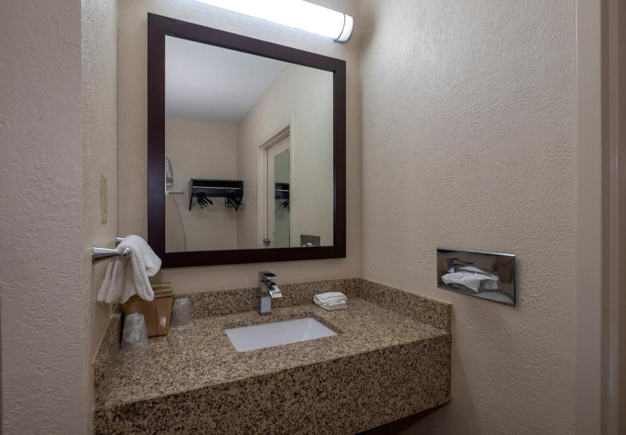 Deluxe Room with Two Queen Beds Disability Access Roll-In Shower Smoke Free at Red Roof Inn Warrenton
