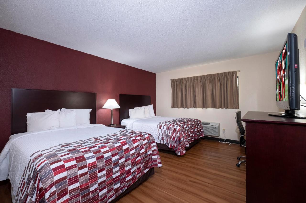 Deluxe Room with Two Queen Beds Smoke Free at Red Roof Inn Warrenton