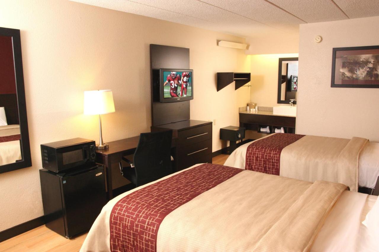 | Red Roof Inn PLUS+ Philadelphia Airport