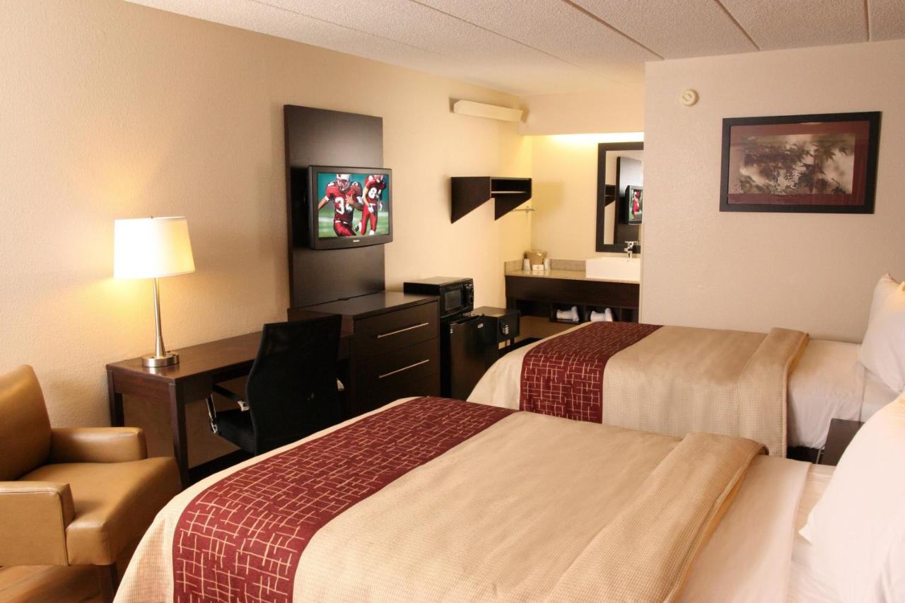 | Red Roof Inn PLUS+ Philadelphia Airport