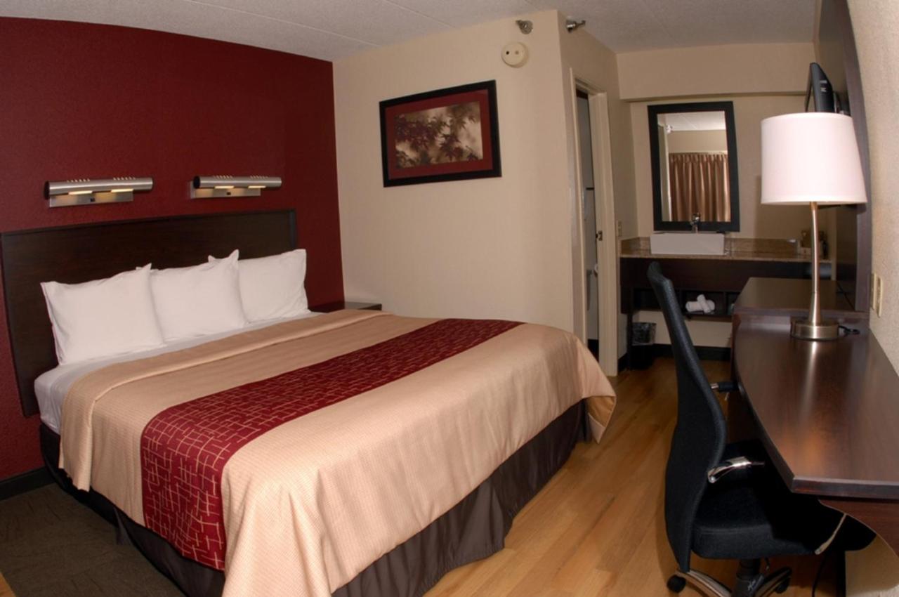 | Red Roof Inn PLUS+ Philadelphia Airport