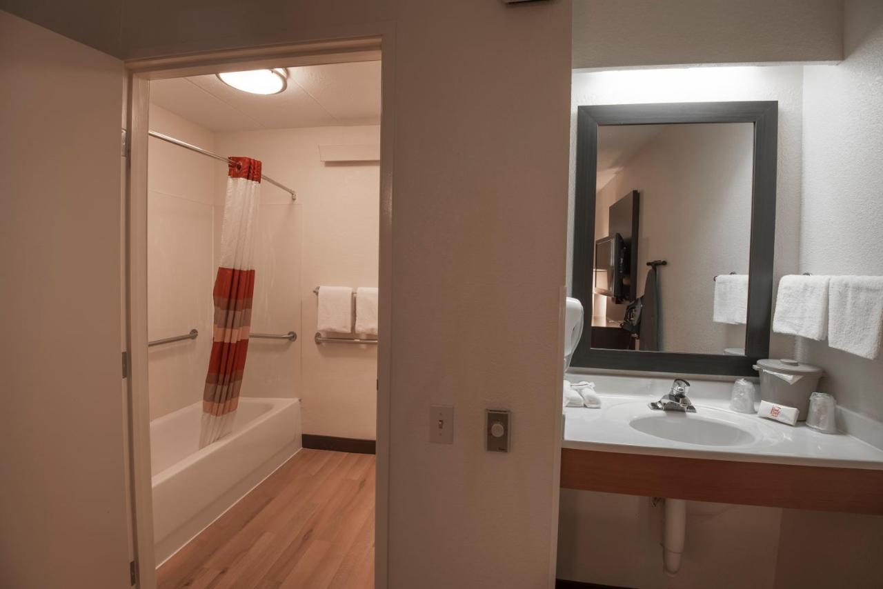 Premium King Room Disability Access Smoke Free (Upgraded Bedding & Snack) at Red Roof Inn PLUS+ Chicago - Willowbrook
