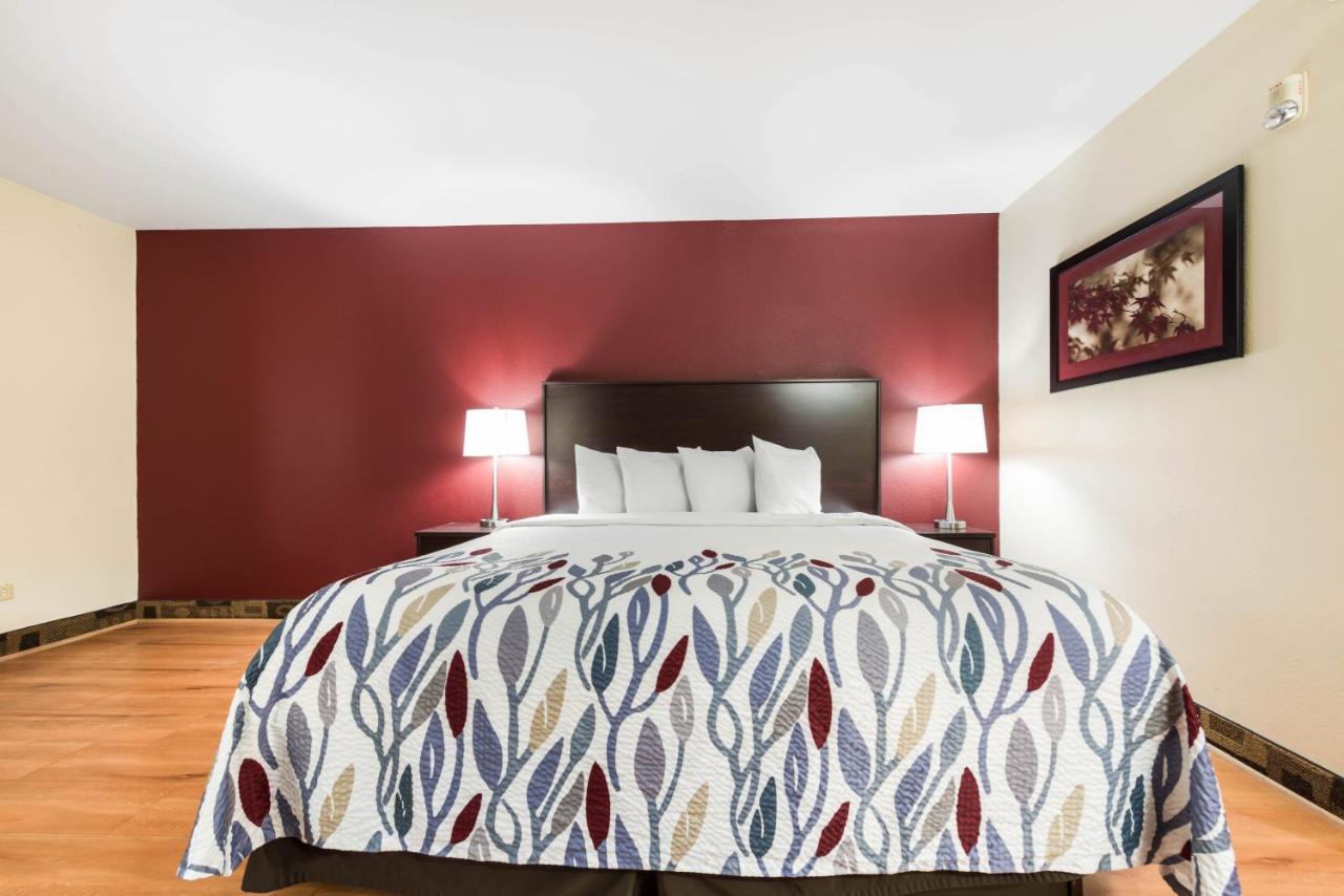 Deluxe King Room - Non-Smoking at Econo Lodge Inn & Suites