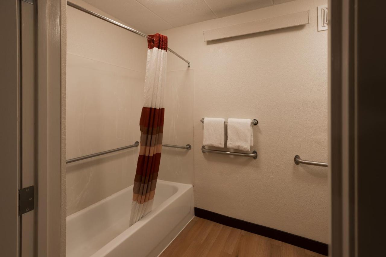 Premium King Room Disability Access Smoke Free (Upgraded Bedding & Snack) at Red Roof Inn PLUS+ Chicago - Willowbrook