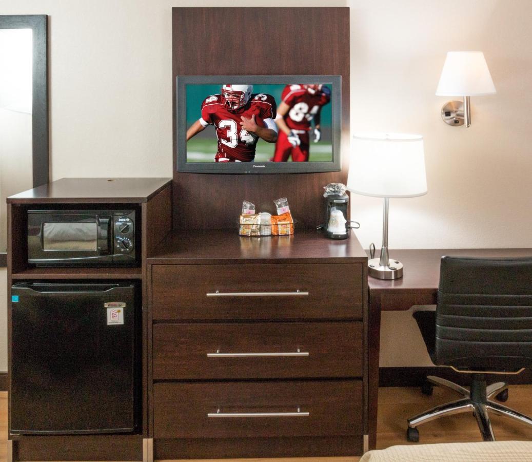 | Red Roof Inn PLUS+ South Deerfield - Amherst