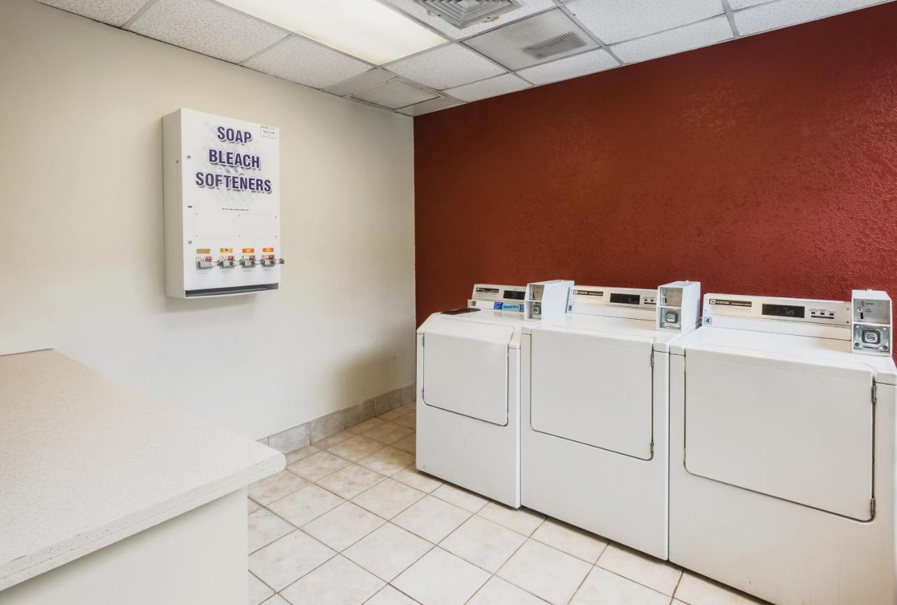 | Red Roof Inn PLUS+ South Deerfield - Amherst