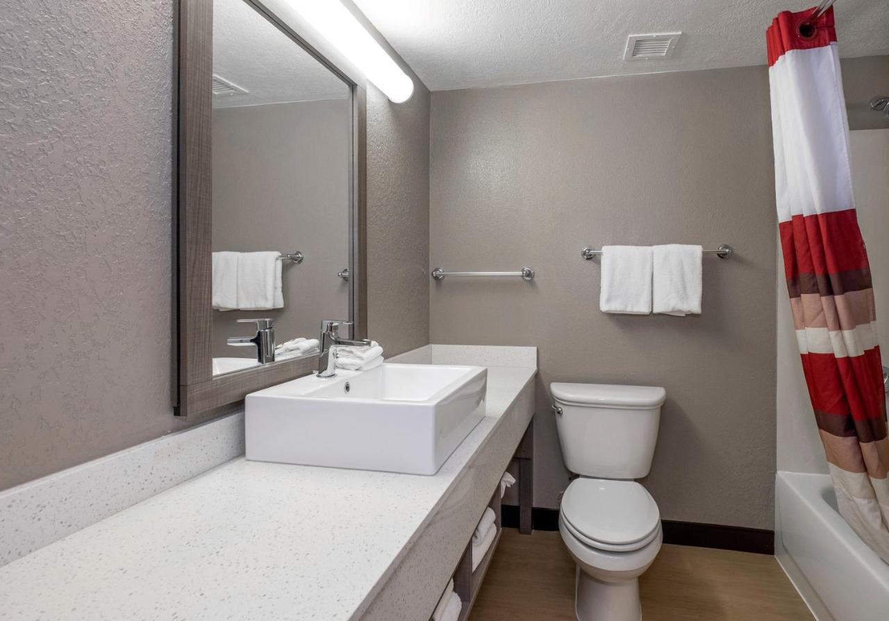 Superior King Room Smoke Free at Red Roof Inn PLUS+ Boston - Mansfield/ Foxboro