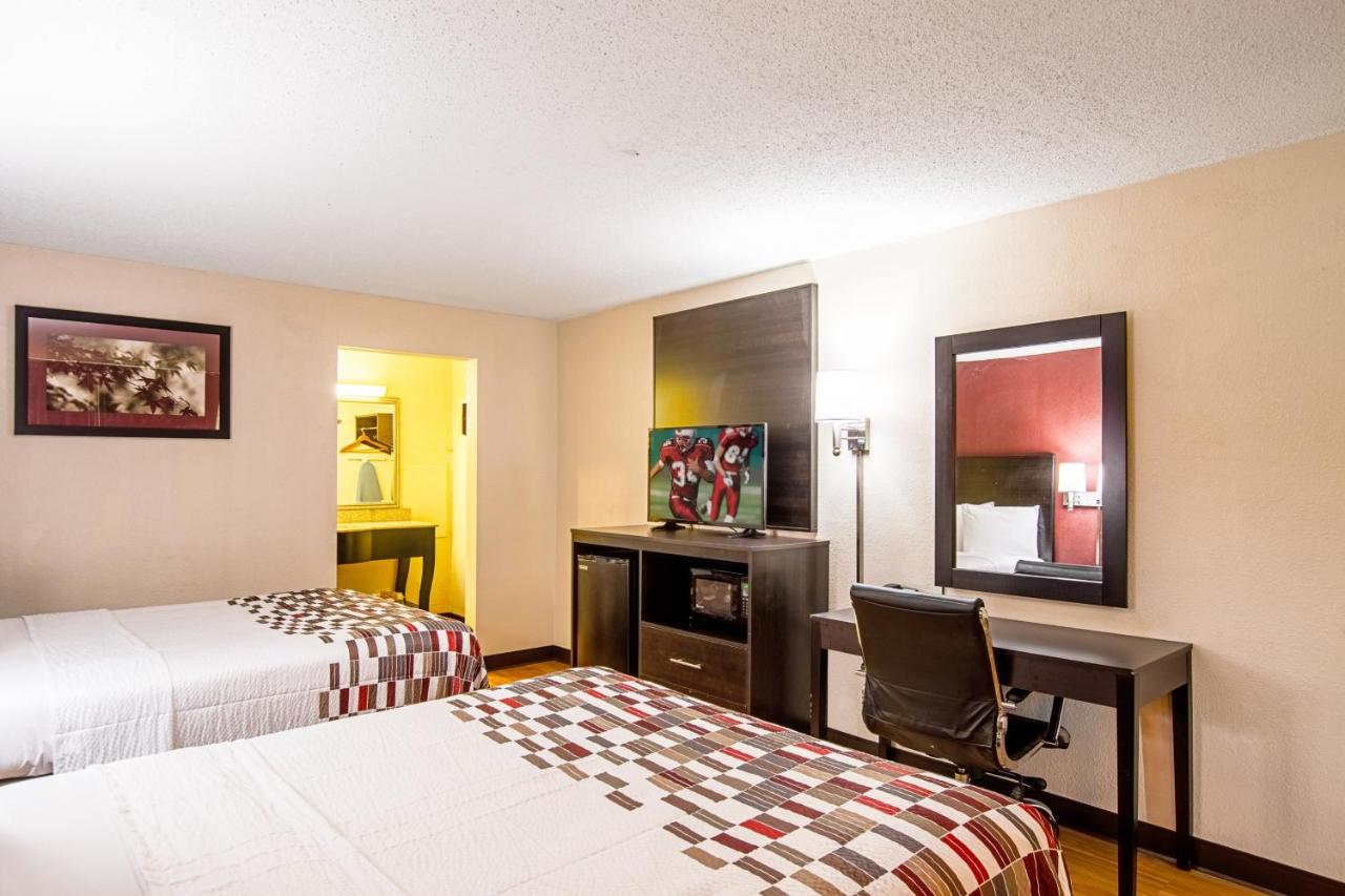 Deluxe Room with Two Queen Beds Non-Smoking at Red Roof Inn Battle Creek
