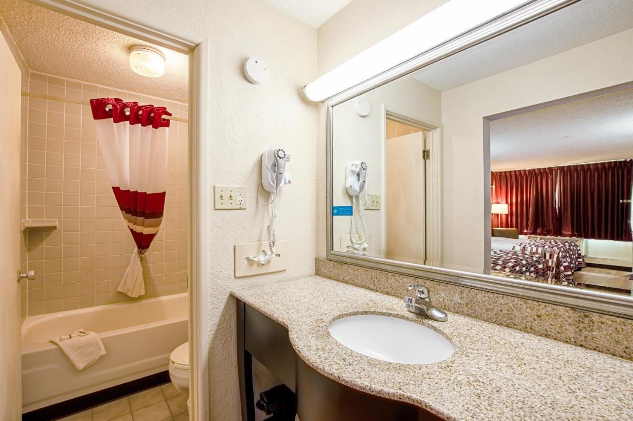 Deluxe Room with Two Queen Beds Non-Smoking at Red Roof Inn Battle Creek