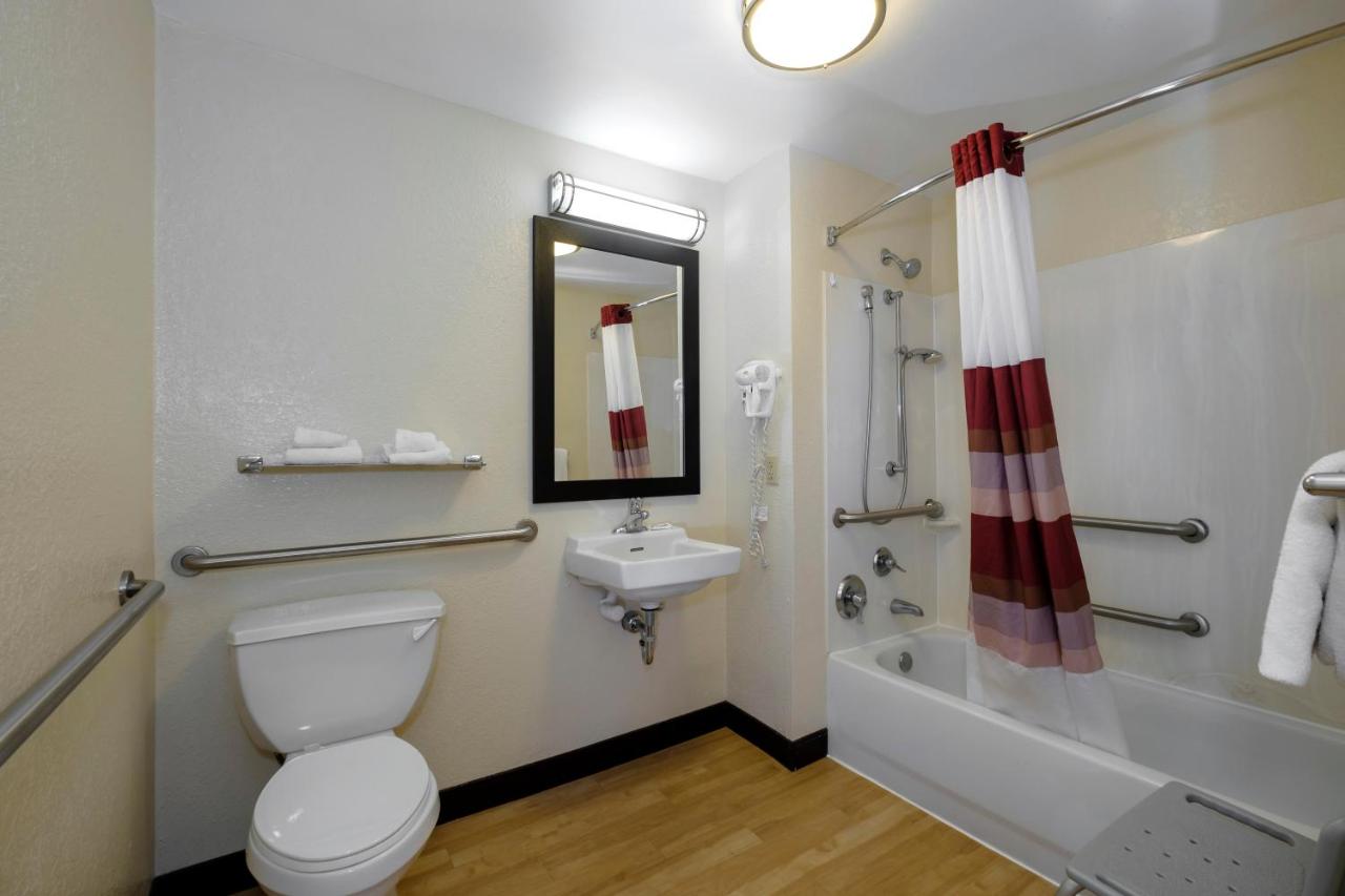 Business King Room Disability Access Smoke Free at Red Roof Inn PLUS+ Austin South – Airport.