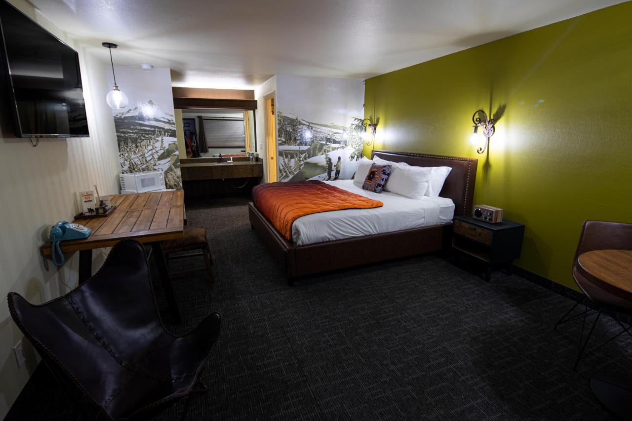 Campfire King Pet Friendly at Campfire Hotel