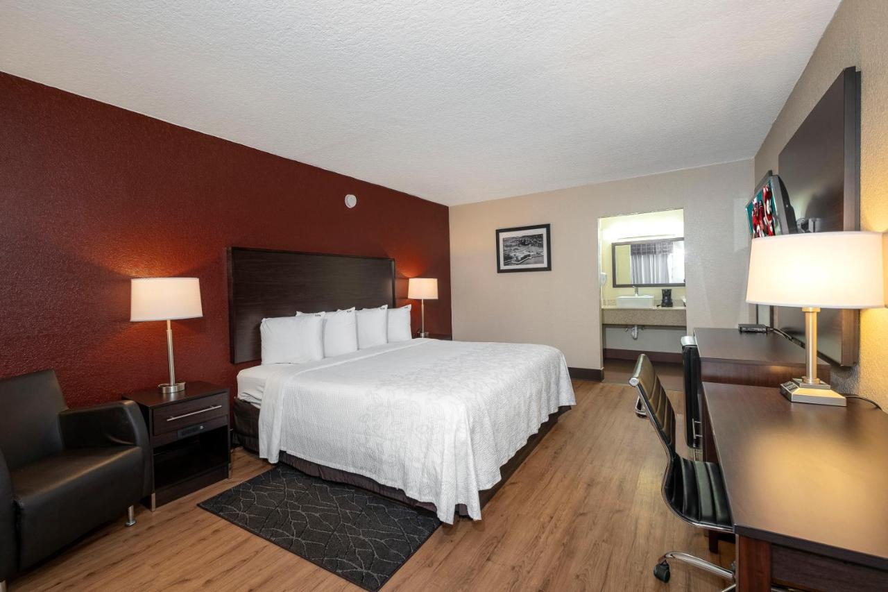 Standard King Smoke-Free at Red Roof Inn PLUS+ St Augustine