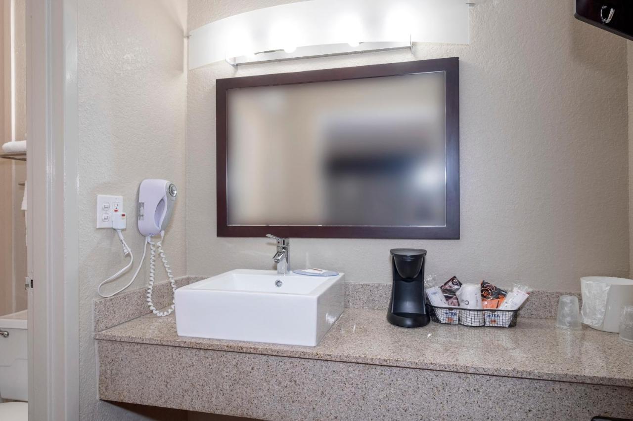 Standard King Smoke-Free at Red Roof Inn PLUS+ St Augustine