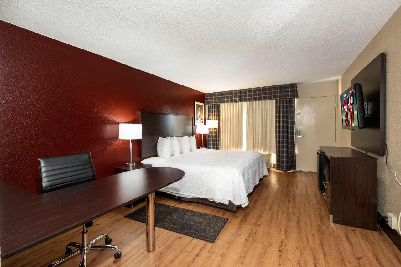 Superior King Smoke-Free at Red Roof Inn PLUS+ St Augustine