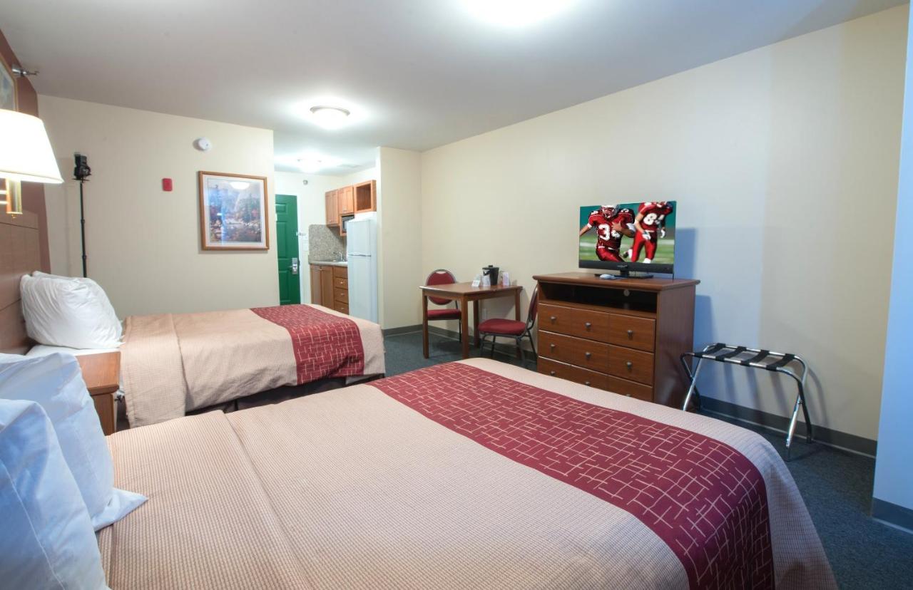 Suite with Two Double Beds with Kitchen Non-Smoking at Red Roof Inn & Suites Dickinson