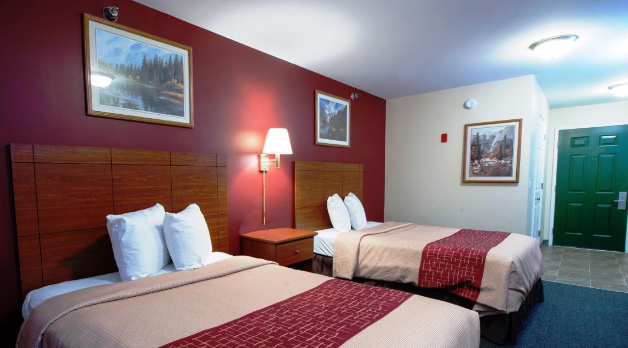 Suite with Two Double Beds with Kitchen Non-Smoking at Red Roof Inn & Suites Dickinson