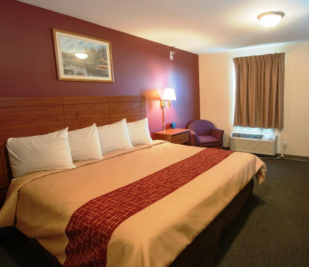 Suite King with Kitchen Non-Smoking at Red Roof Inn & Suites Dickinson