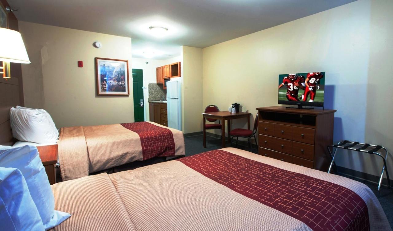 Suite with Two Double Beds with Kitchen Non-Smoking at Red Roof Inn & Suites Dickinson