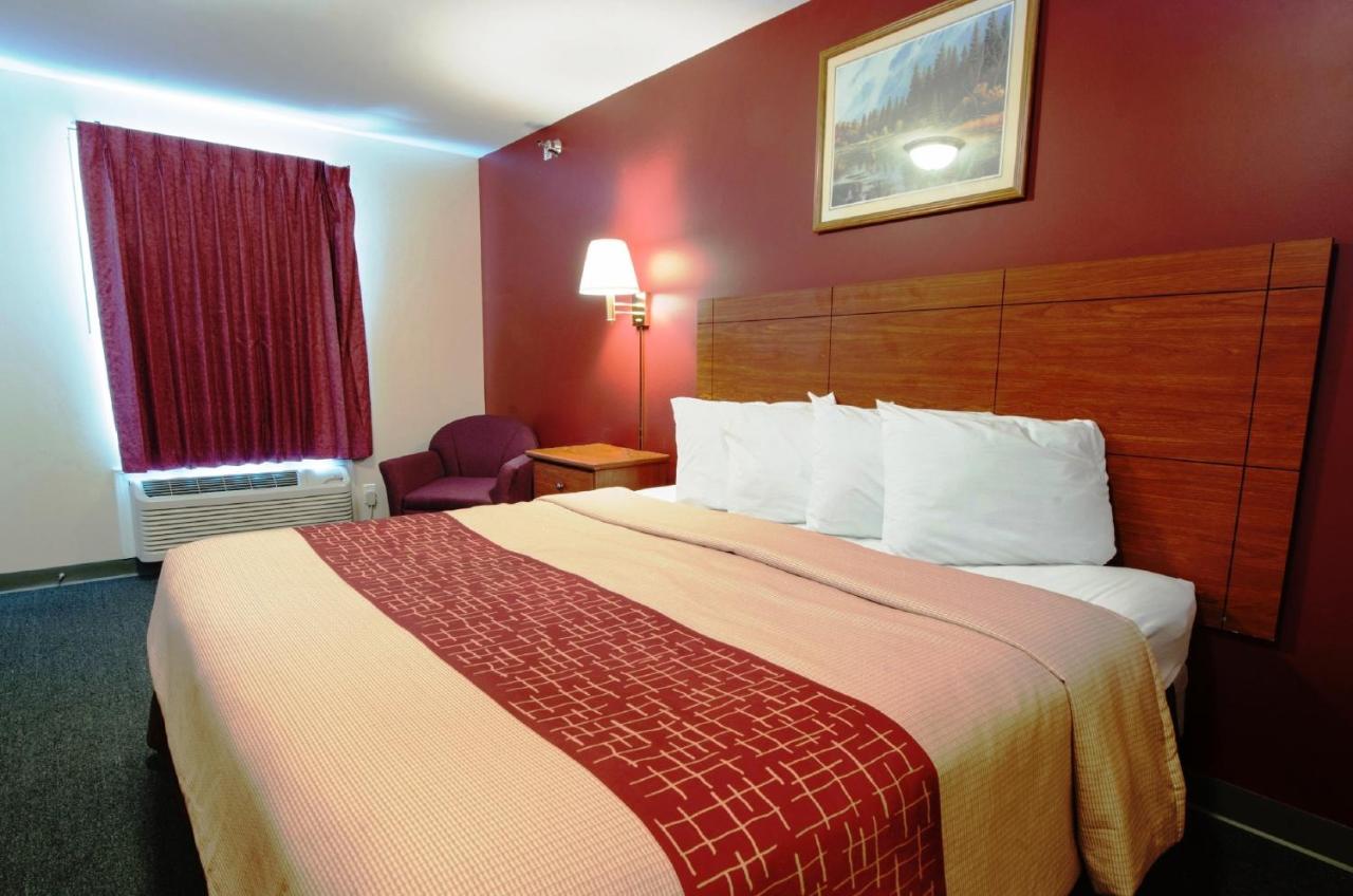 Suite King with Kitchen Non-Smoking at Red Roof Inn & Suites Dickinson