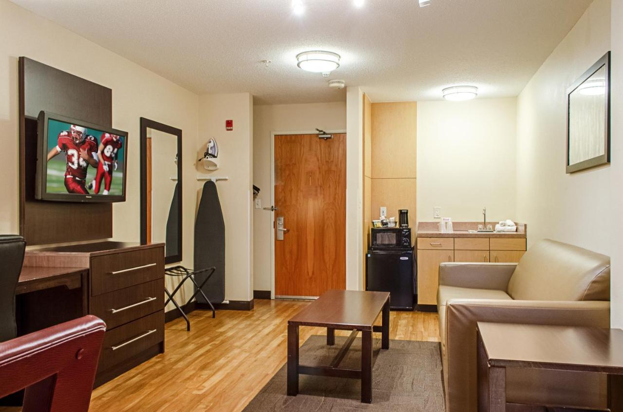  Suite with Two Double Beds Smoke Free at Red Roof Inn PLUS+ Raleigh Downtown – NCSU/Conv Center