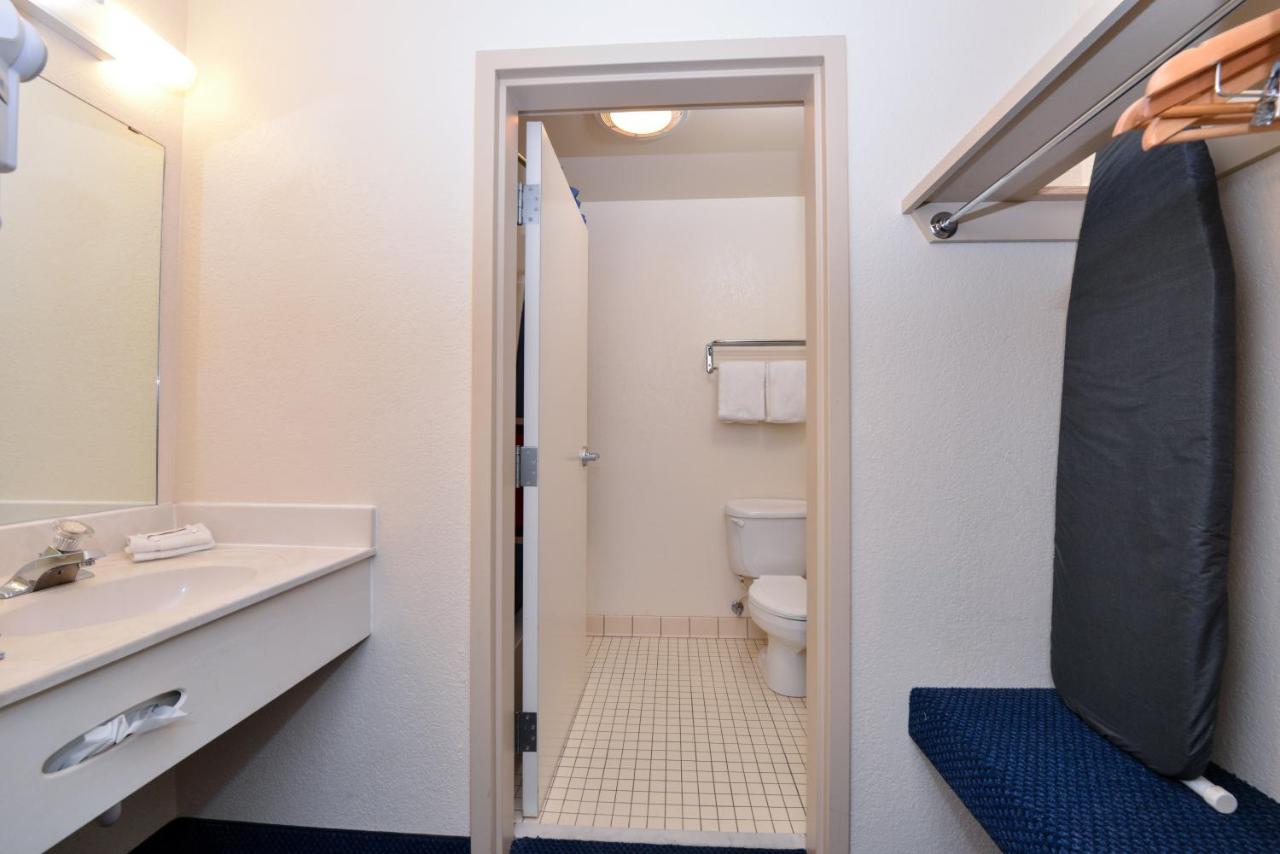 Superior King Room with Spa Bath - Non-Smoking at Red Roof Inn Clyde