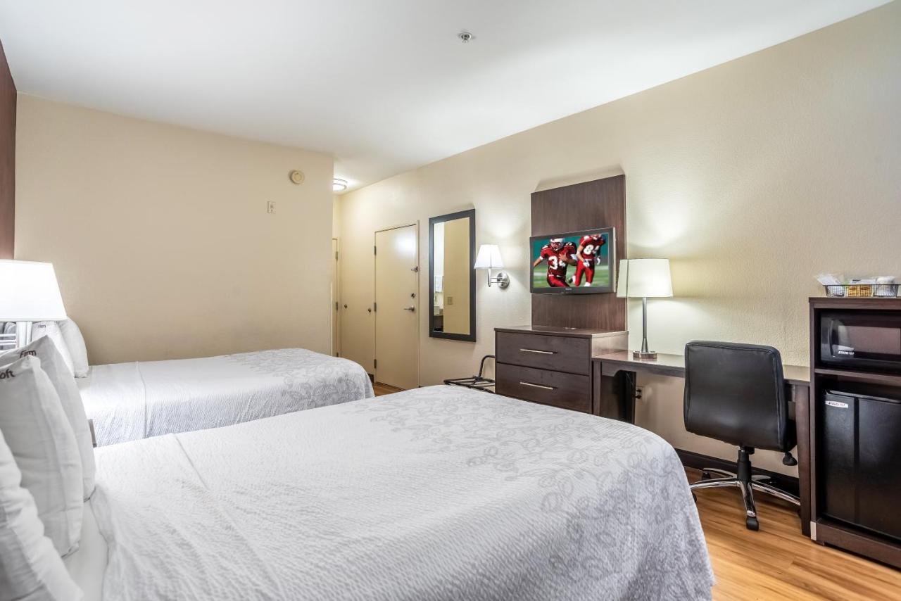 Deluxe Room with Two Double Beds Smoke Free at Red Roof Inn PLUS+ San Antonio Downtown - Riverwalk