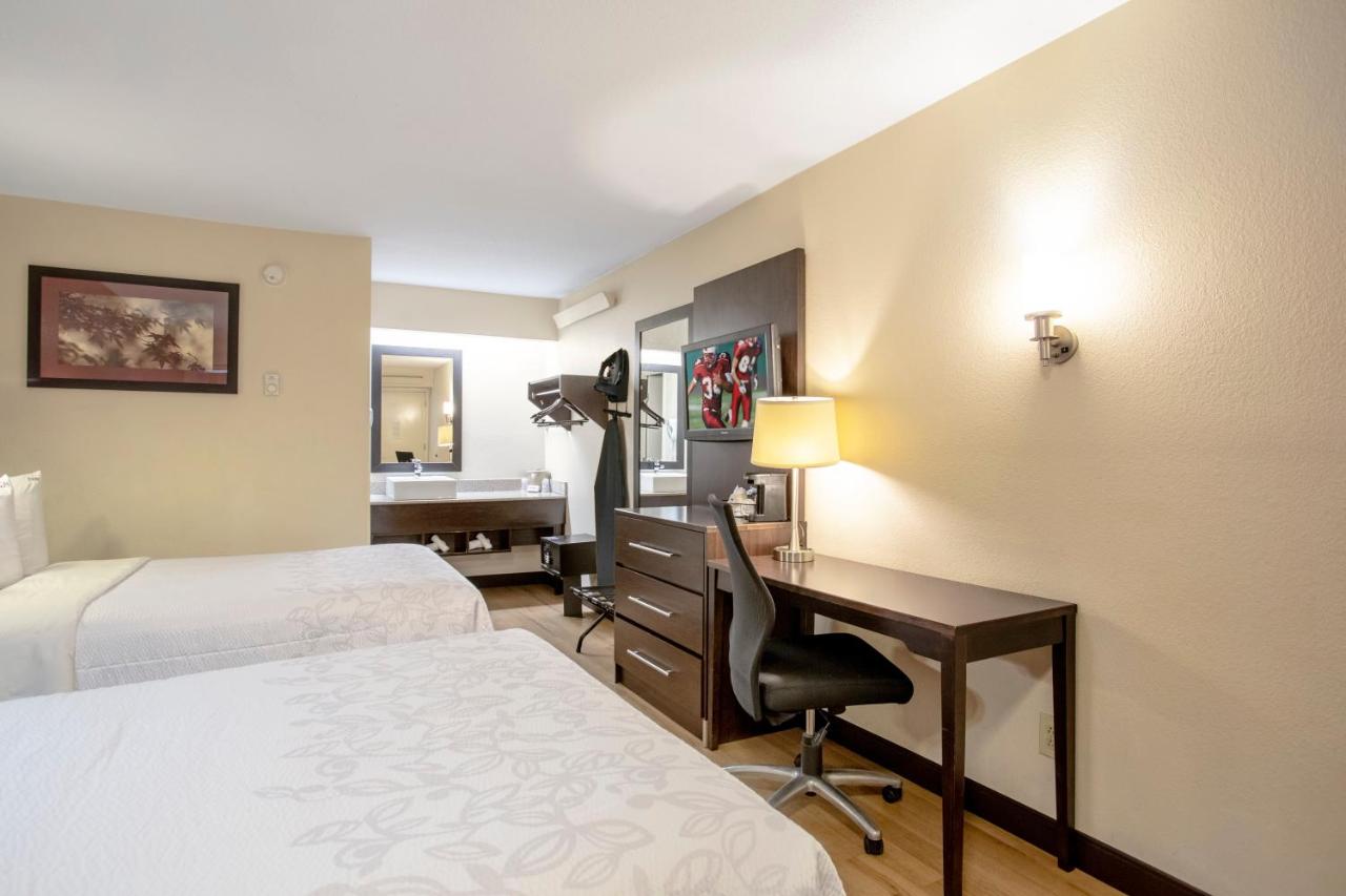 Deluxe Room with Two Double Beds Smoke Free at Red Roof Inn PLUS+ Washington DC - Rockville