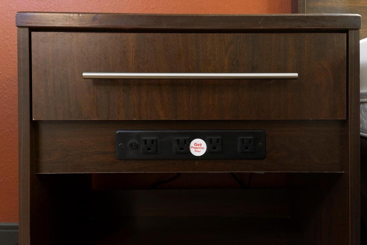 Superior King Room Disability Access Roll-In Shower Smoke Free at Red Roof Inn PLUS+ Washington DC - Rockville