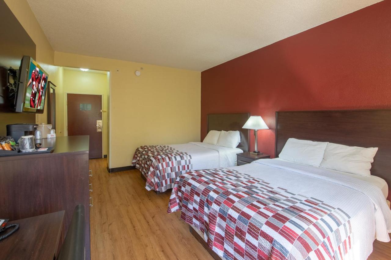 Deluxe Room with Two Double Beds Non-Smoking at Red Roof Inn & Suites Indianapolis Airport