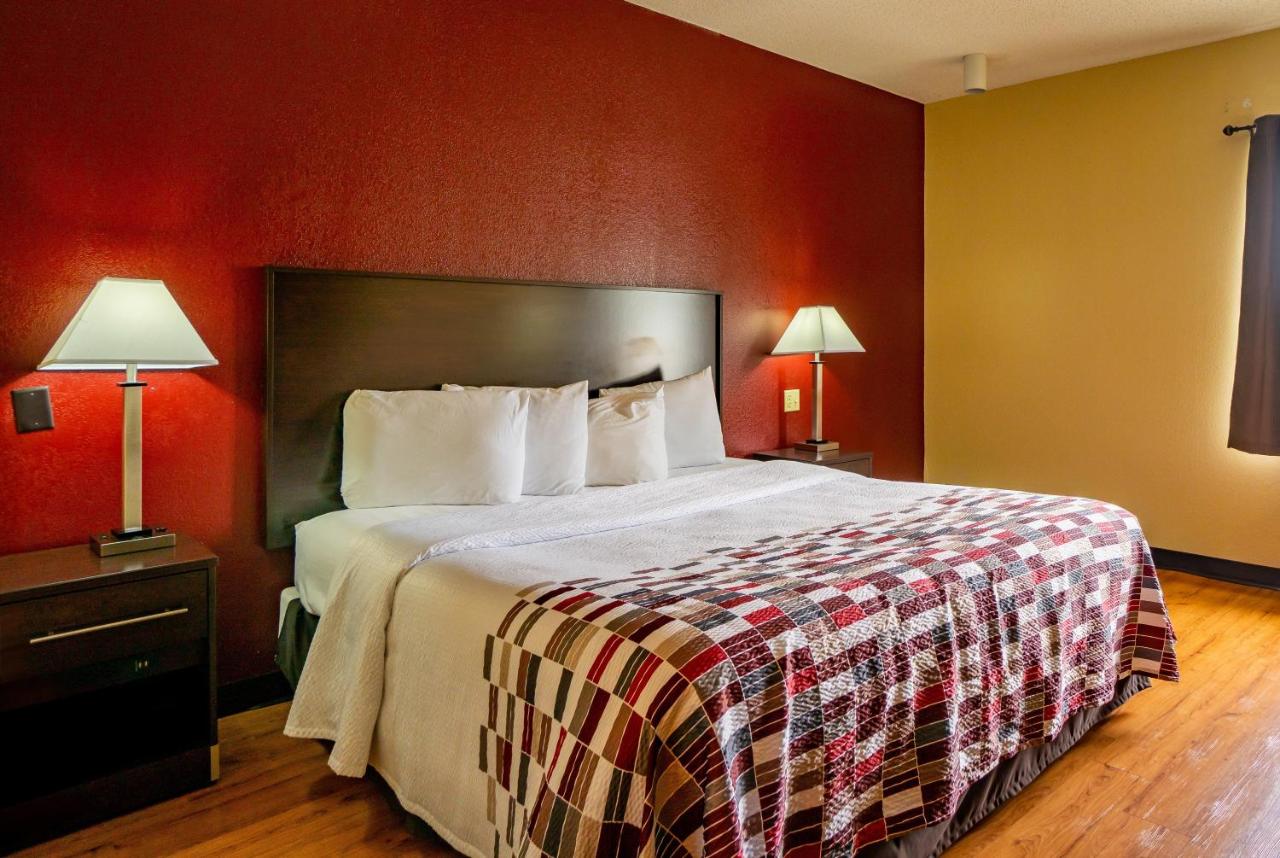 Suite King Room Non-Smoking at Red Roof Inn & Suites Indianapolis Airport