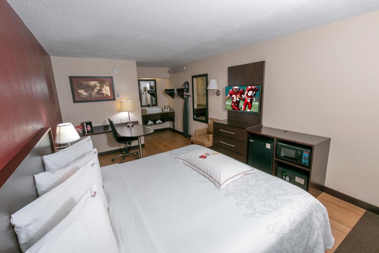 | Red Roof Inn PLUS+ Baltimore North - Timonium
