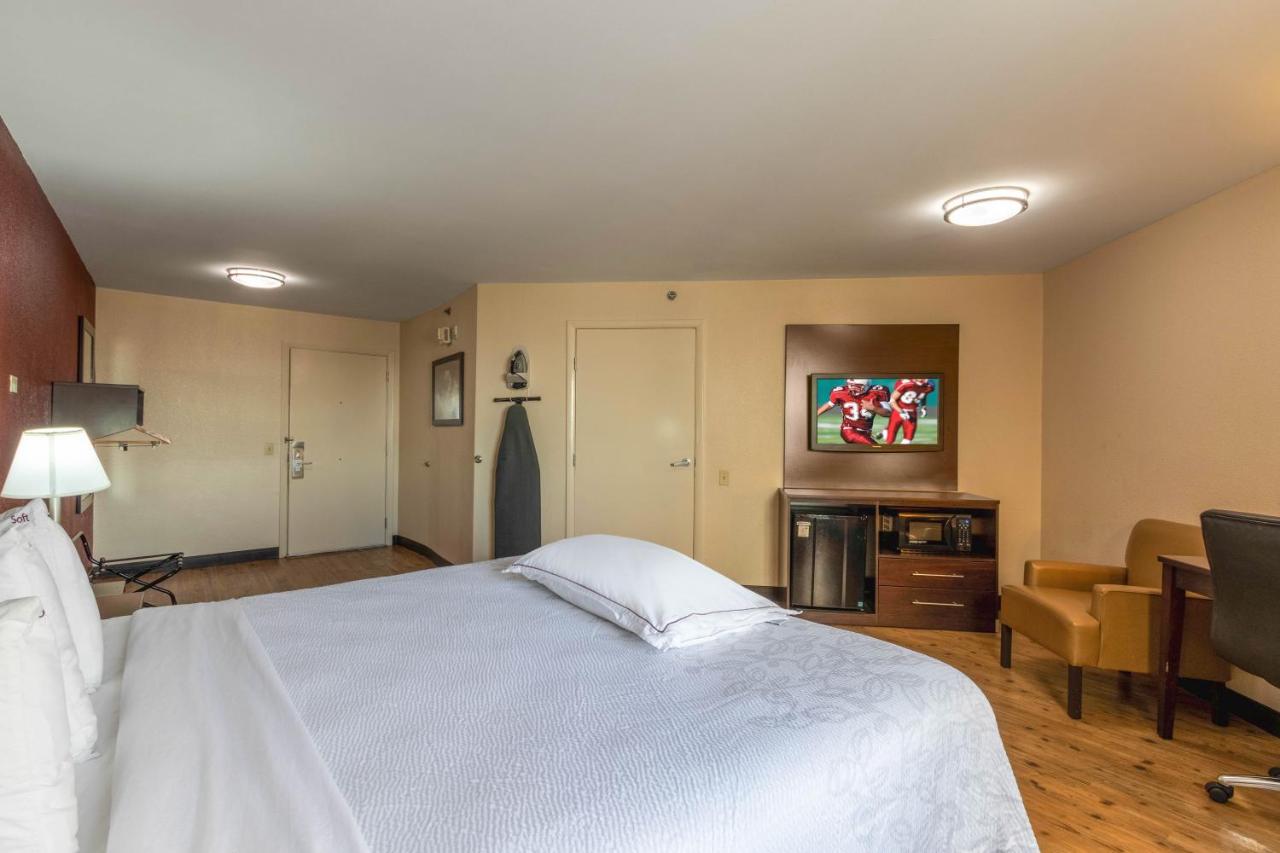 Premium King Room Disability Access Smoke Free (Upgraded Bedding & Snack) at Red Roof Inn PLUS+ El Paso East