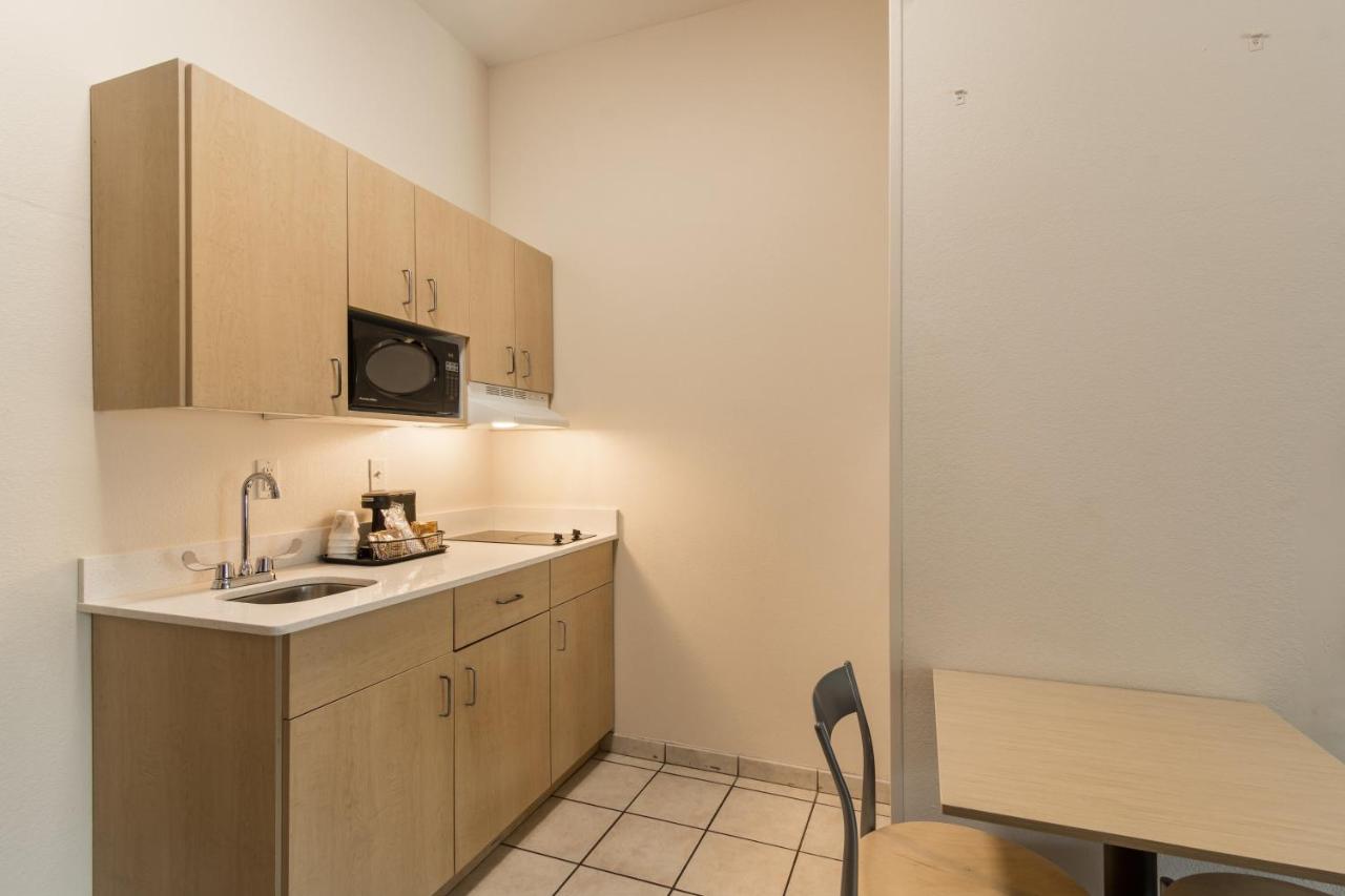 Deluxe King Room - Disability Access/Kitchenette/Non-Smoking at Red Roof Inn Panama City