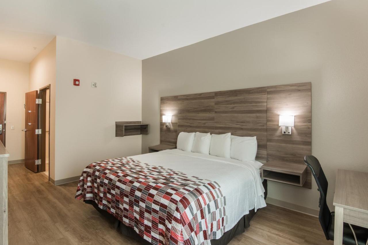 Superior King Room - Disability Access/Roll-In Shower Non-Smoking at Red Roof Inn Panama City