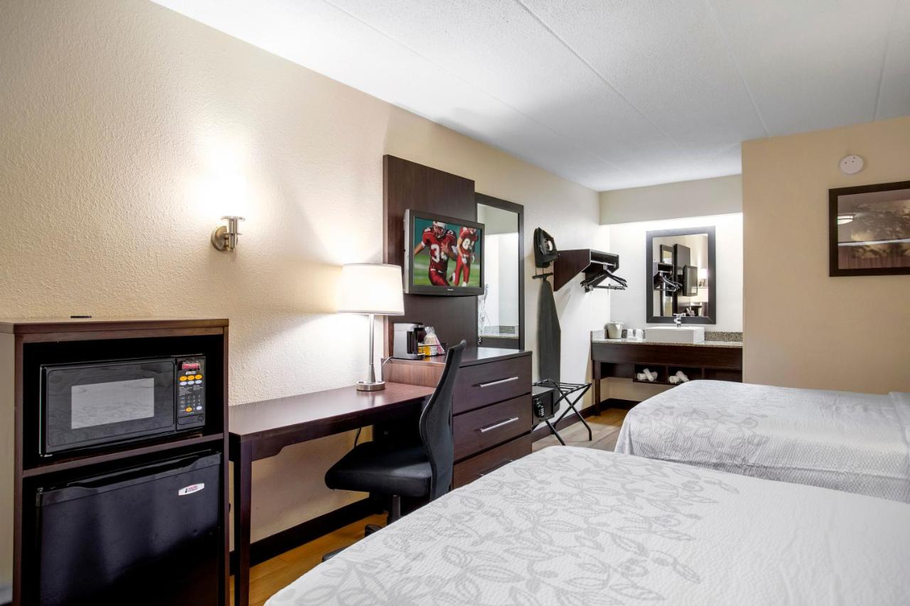 | Red Roof Inn PLUS+ Wilmington - Newark