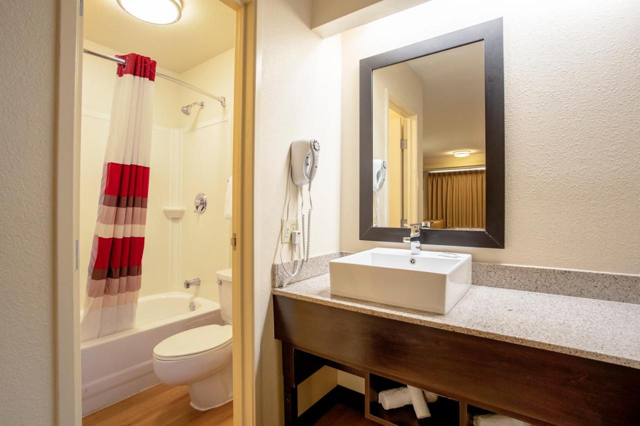 | Red Roof Inn PLUS+ Wilmington - Newark