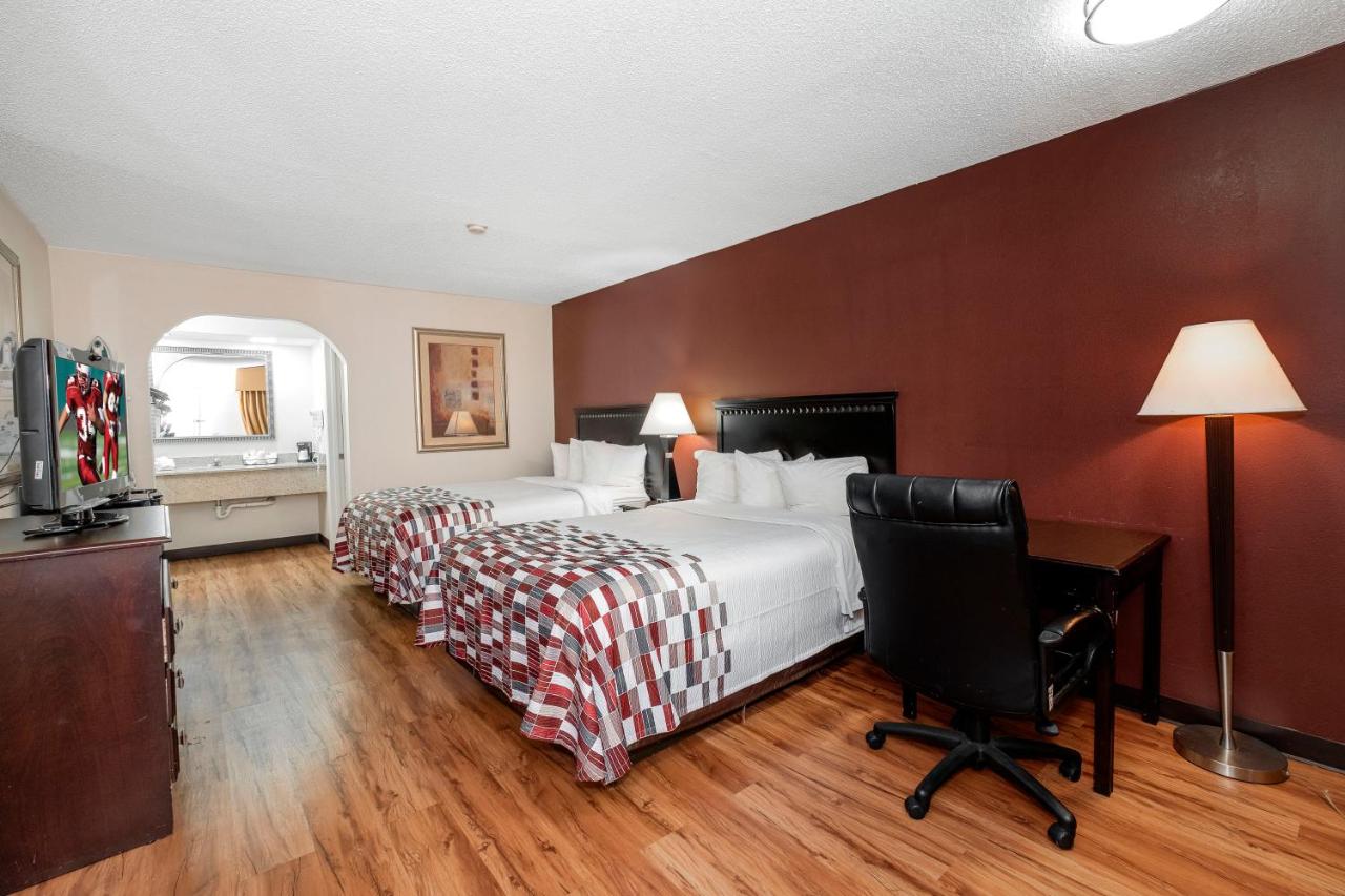 Deluxe Double Room with Two Double Beds - Non-Smoking at Red Roof Inn & Suites Oxford