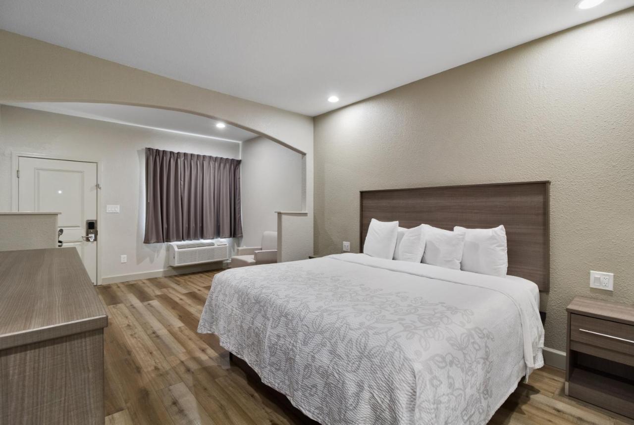 Premium King Room Smoke Free at Red Roof Inn PLUS+ Galveston - Beachfront