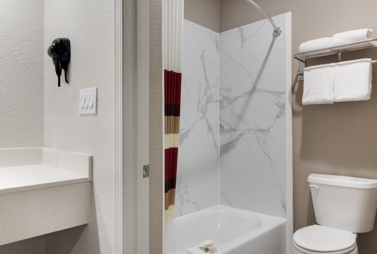 Superior King Room Smoke Free at Red Roof Inn PLUS+ Galveston - Beachfront