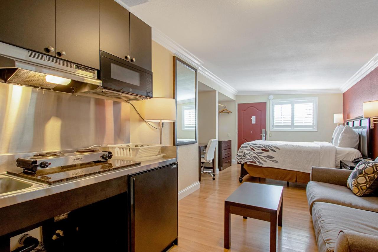 King Suite with Fireplace - Non-Smoking at Red Roof Inn & Suites Monterey