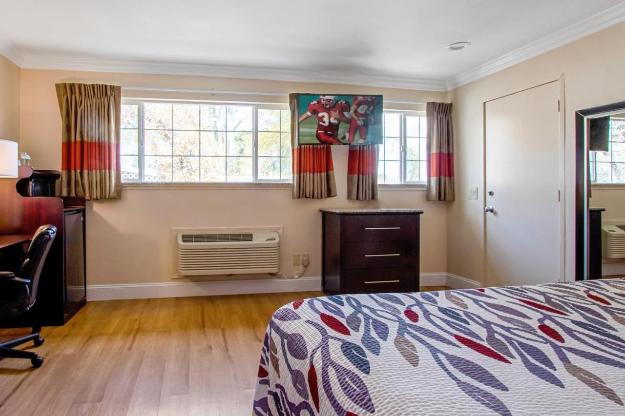 King Suite with Fireplace - Non-Smoking at Red Roof Inn & Suites Monterey