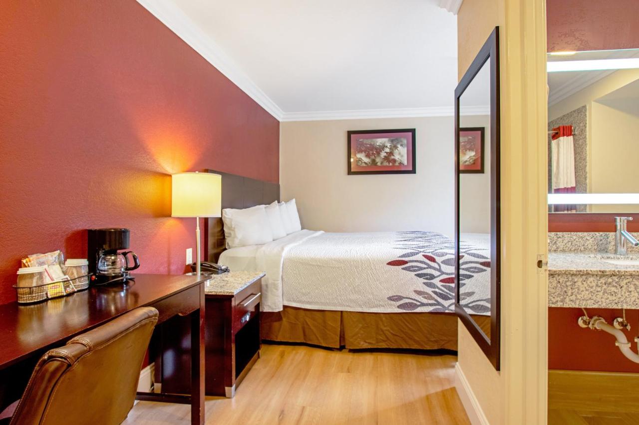 King Suite with Fireplace - Non-Smoking at Red Roof Inn & Suites Monterey
