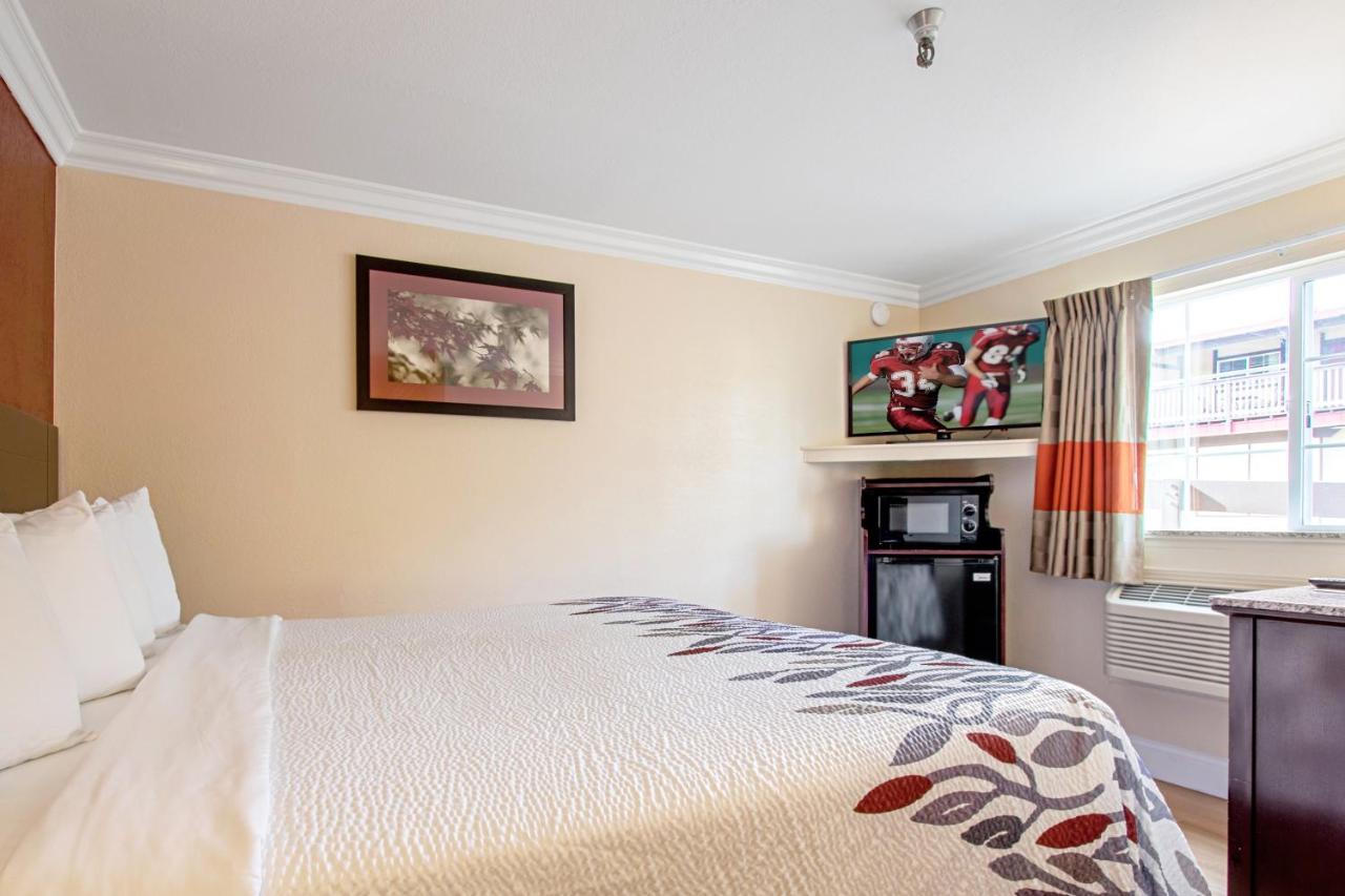 King Suite with Two King Beds with Fireplace/Jacuzzi - Non-Smoking at Red Roof Inn & Suites Monterey