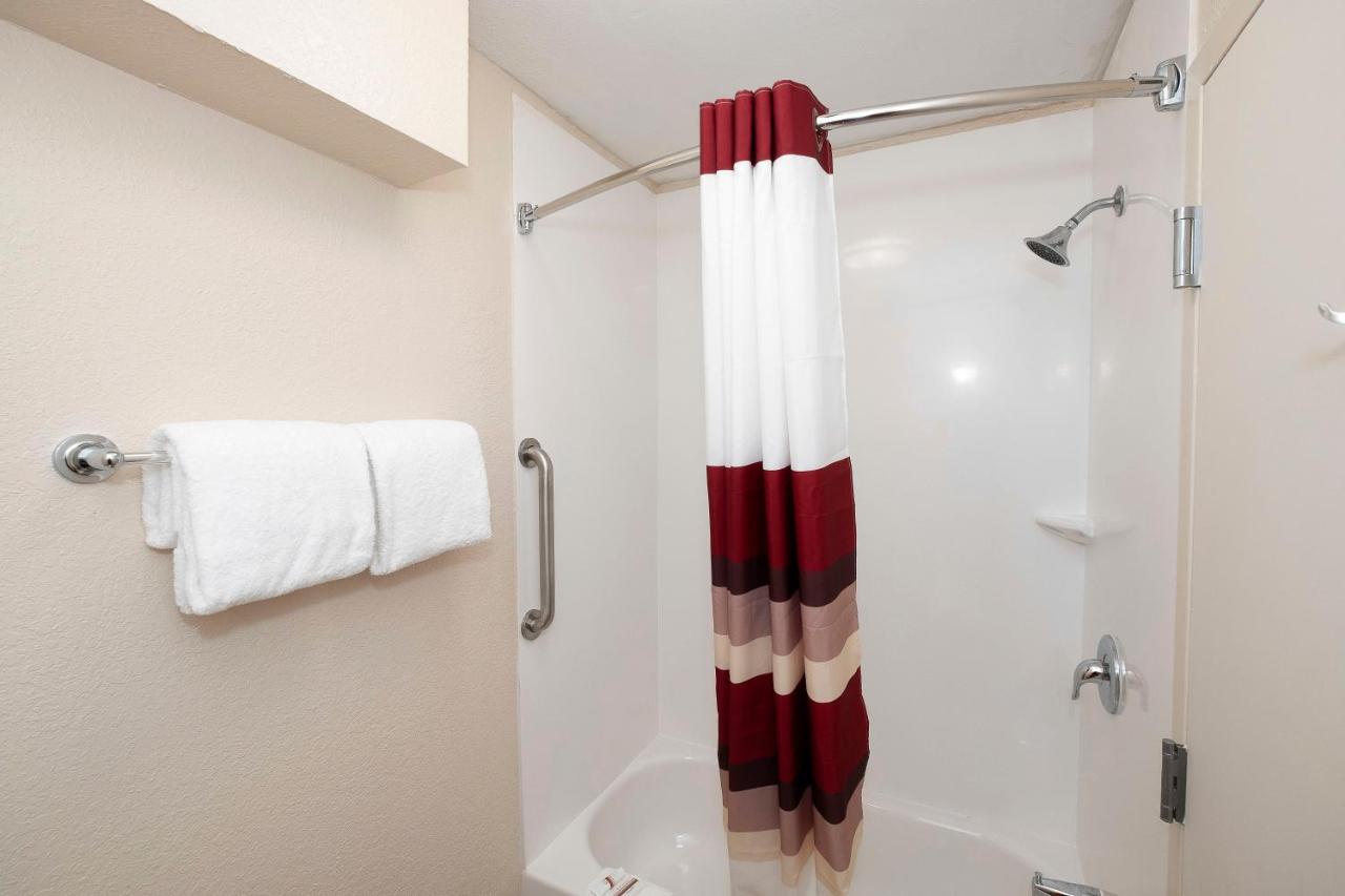 Superior King Room Smoke Free at Red Roof Inn PLUS+ Jacksonville - Southpoint