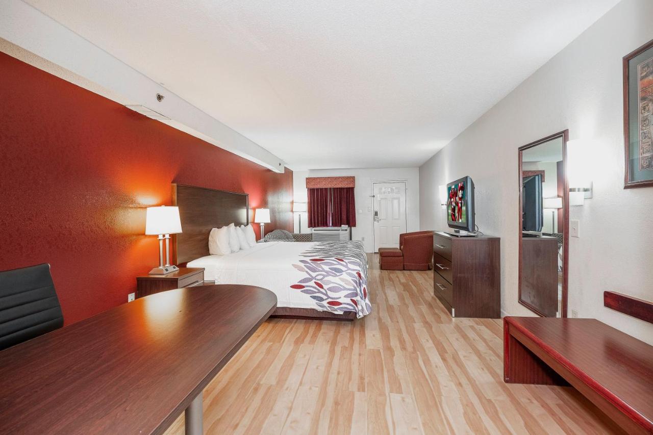 Suite King Room - Non-Smoking at Red Roof Inn & Suites Rome