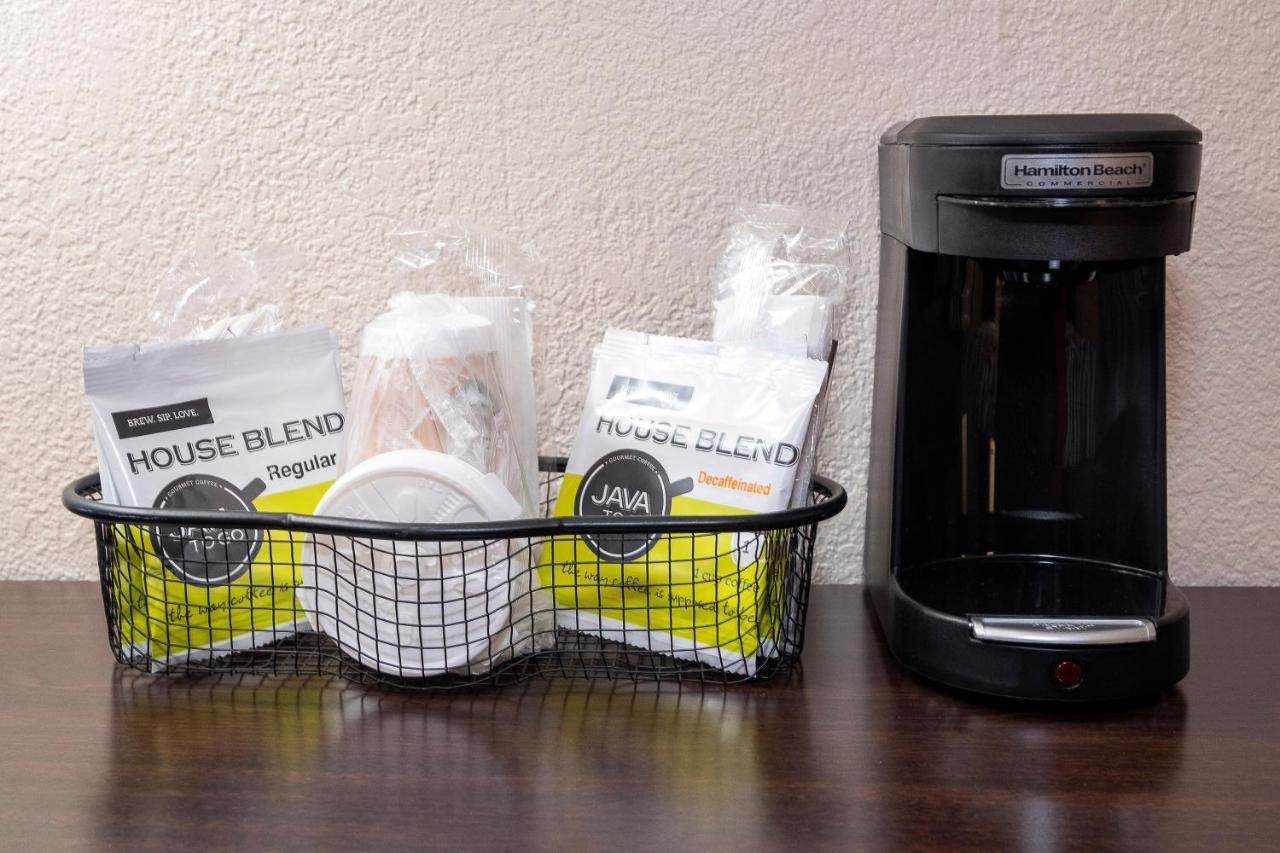 Superior King Room Smoke Free at Red Roof Inn PLUS+ Jacksonville - Southpoint