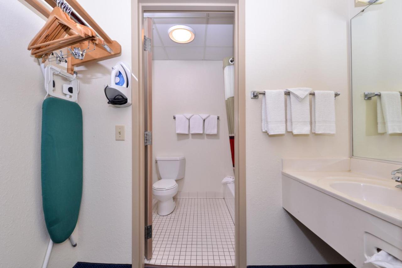 Double Room with Two Double Beds - Non-Smoking at Red Roof Inn Sandusky - Milan